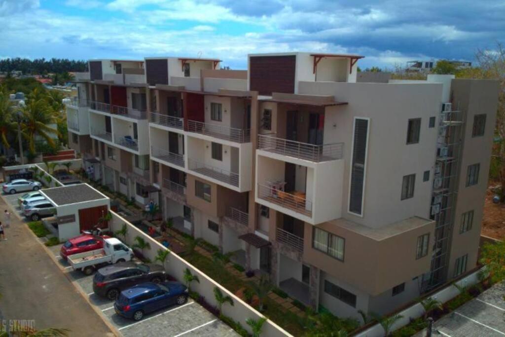 Modern And Cosy Condo: Westwood Apartments Flic en Flac Exterior photo