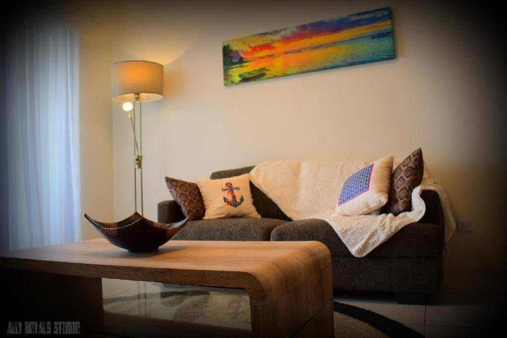 Modern And Cosy Condo: Westwood Apartments Flic en Flac Exterior photo